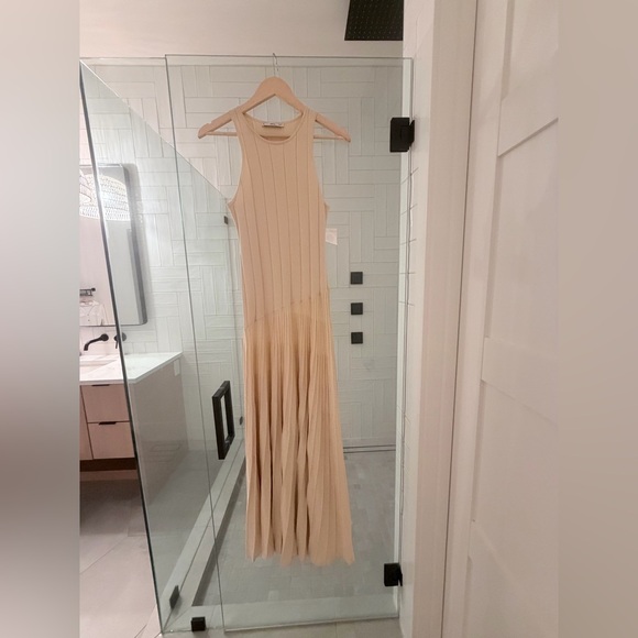 Beautiful Mango dress - Picture 8 of 11